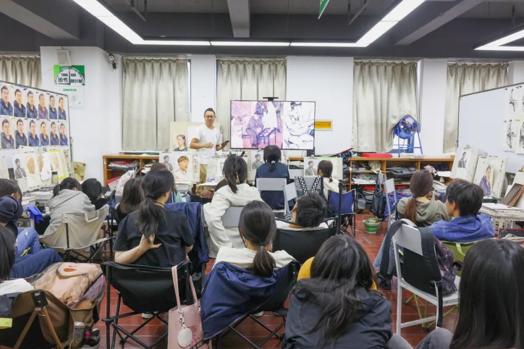 湖北美術聯(lián)考