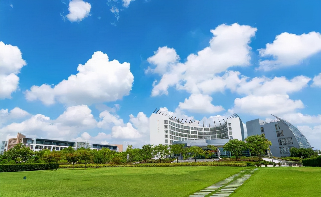 東華大學(xué)